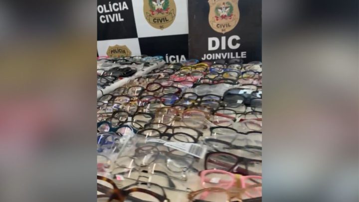 VÍDEO: Dupla é presa após roubar todos os óculos de ótica de luxo em Joinville