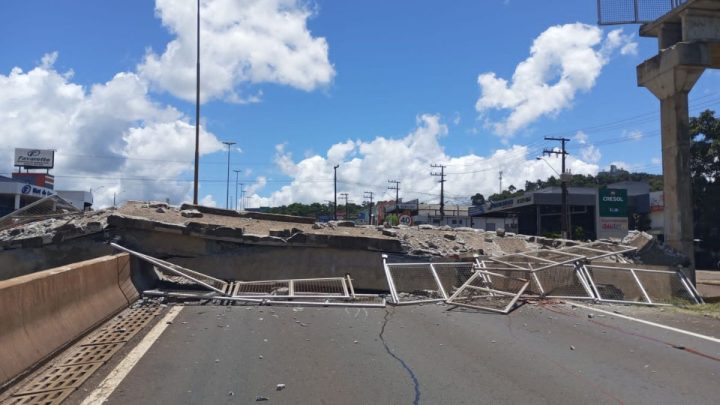 passarela cai sobre rodovia em Chapecó 2