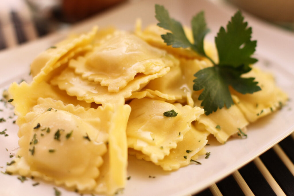 Ravióli de espinafre com tofu (Imagem: janosmarton | Shutterstock)