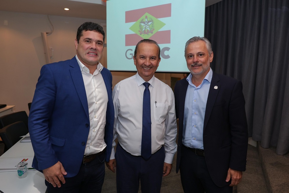 Robison Coelho e Beto Martins com o governador Jorginho Mello