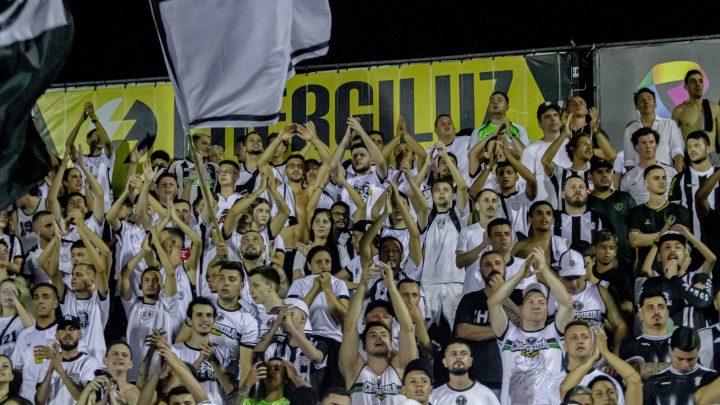 Torcedor alvinegro está empolgado e ainda não sabe o que é perder no Orlando Scarpelli (Foto: Patrick Floriani/FFC)