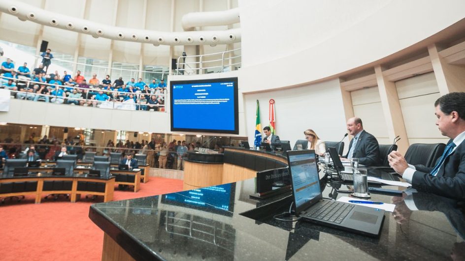 Alesc inicia sessões de 2024 com visita do governador Jorginho Mello nesta terça-feira