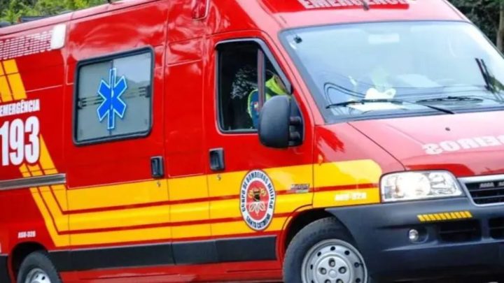 Ambulância dos Bombeiros chegou ao local e encaminhou os feridos para avaliação médica