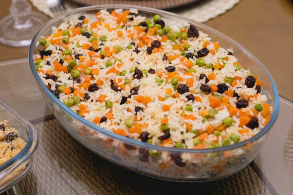 Arroz à grega (Imagem: rafastockbr | Shutterstock)
