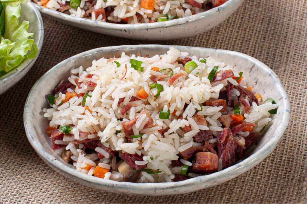 Arroz carreteiro (Imagem: flanovais | Shutterstock)