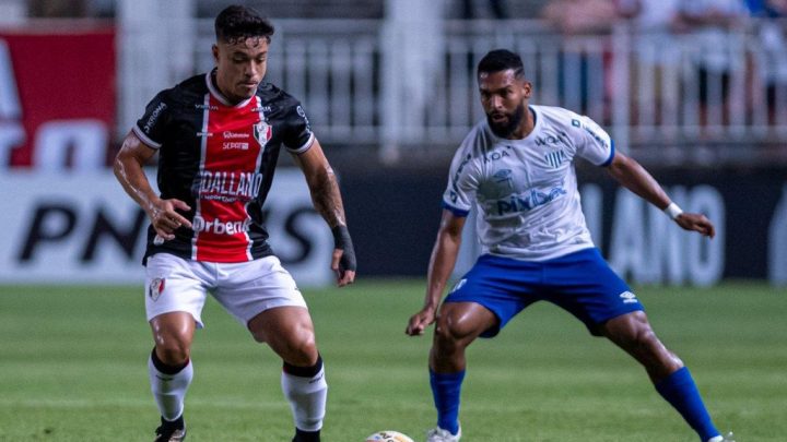 Joinville de Lucas de Sá e Avaí de William Maranhão fizeram um jogo bem disputado na Arena (Foto: Léo Piva, Avaí FC)