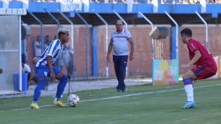 Pedrinho, atacante do Avaí, foi um dos melhores jogadores em campo (Foto: Frederico Tadeu, Avaí FC)