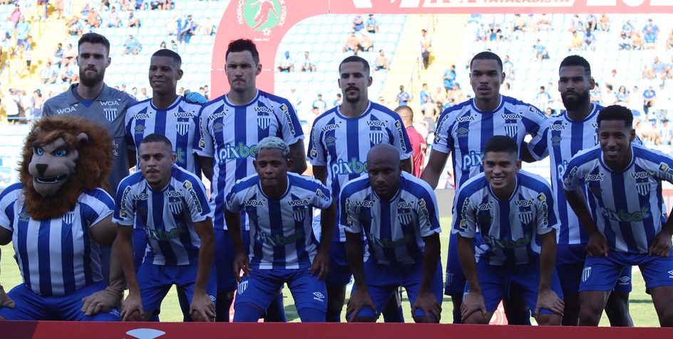 O ataque mais positivo e a defesa mais vazada. Este é o Avaí de 2024 (Foto: Frederico Tadeu, Avaí FC)