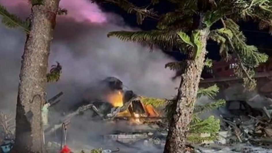 Avião pequeno cai em parque de trailers e causa mortes no Estados Unidos