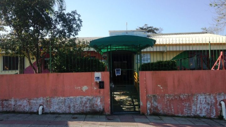 Creche que pegou fogo começa a ser reconstruída em Florianópolis
