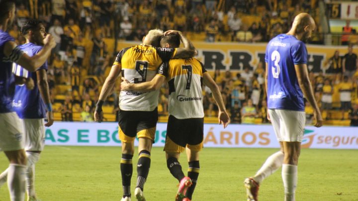 Felipe Vizeu fez o único gol da vitória sobre o Barra (Foto: Celso da Luz, Criciúma EC)