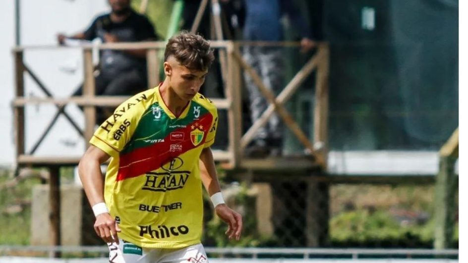 Destaque do Brusque é o novo reforço do sub-20 do Flamengo (Foto: Lucas Gabriel Cardoso, Brusque)