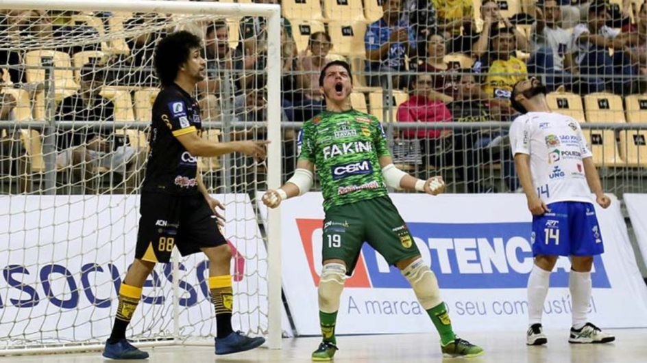 Goleiro João Neto trpoca time catarinense e vai para a Arabia Saudita (Foto: Lucas Pavin, LNF, Reprodução)