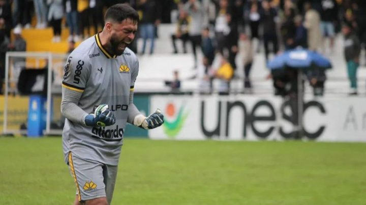 Goleiro Gustavo (Foto: Celso da Luz, Criciúma)