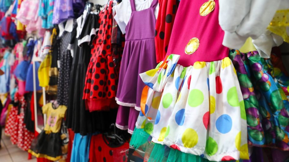 Itens de Carnaval apresentam variação de até 925% no comércio de Florianópolis