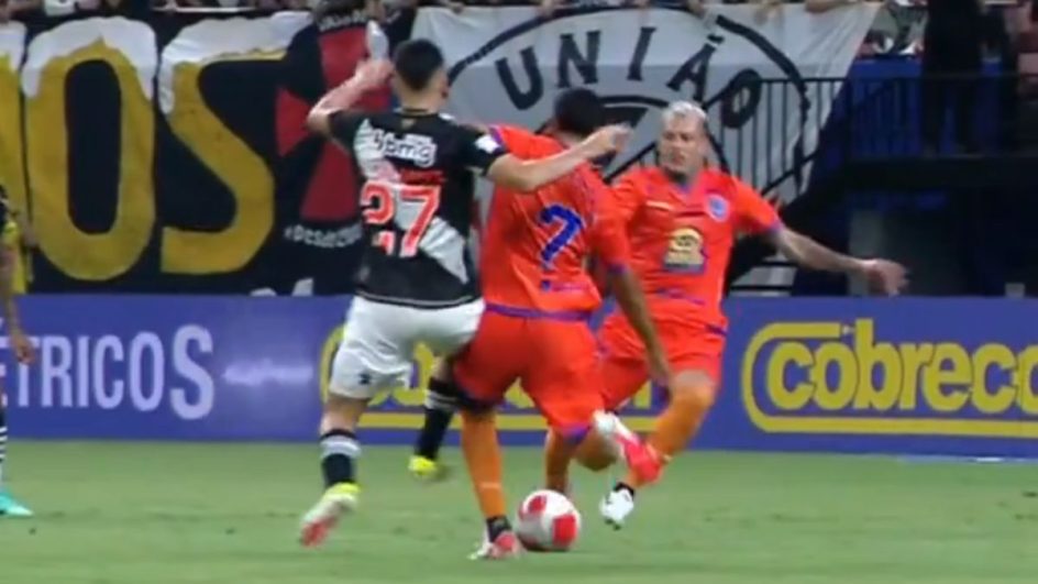 Lance da lesão do volante do Audax (Foto: @are_cruzmaltina, X, Reprodução)