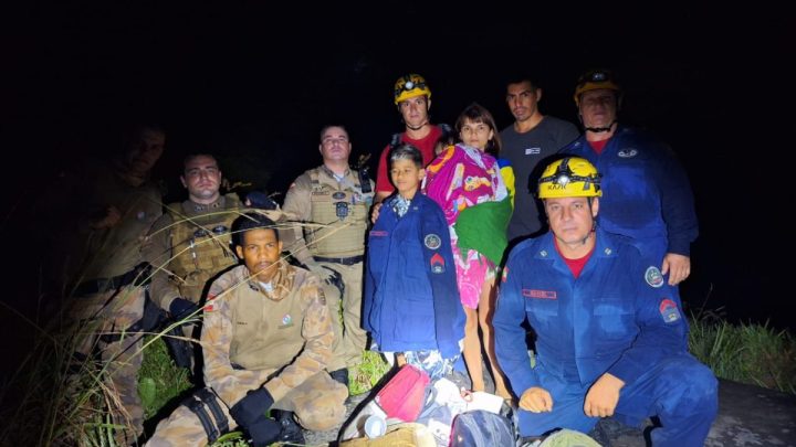 Militares salvam família de argentinos perdidos (3)