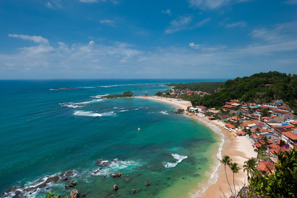 Morro de São Paulo está localizado próximo a Salvador (Imagem: Ericsmandes | Shutterstock)