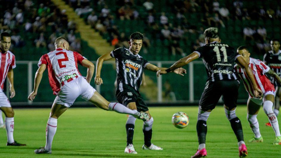 Mesmo jogando em casa, Figueirense não conseguiu balançar as redes, Patrick Floriani/FFC