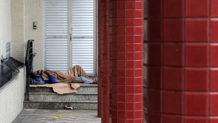 Aumento da população de rua em Florianópolis e cidades de SC motiva ações do poder público
