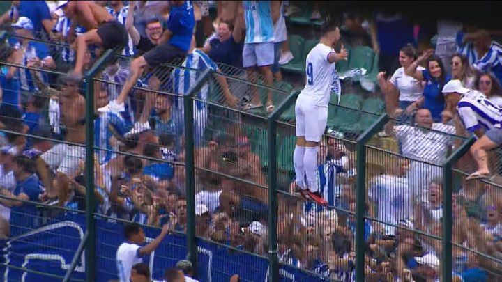 Poveda comemora o gol do Avaí contra o Figueirense (Foto: NSC TV, Reprodução)