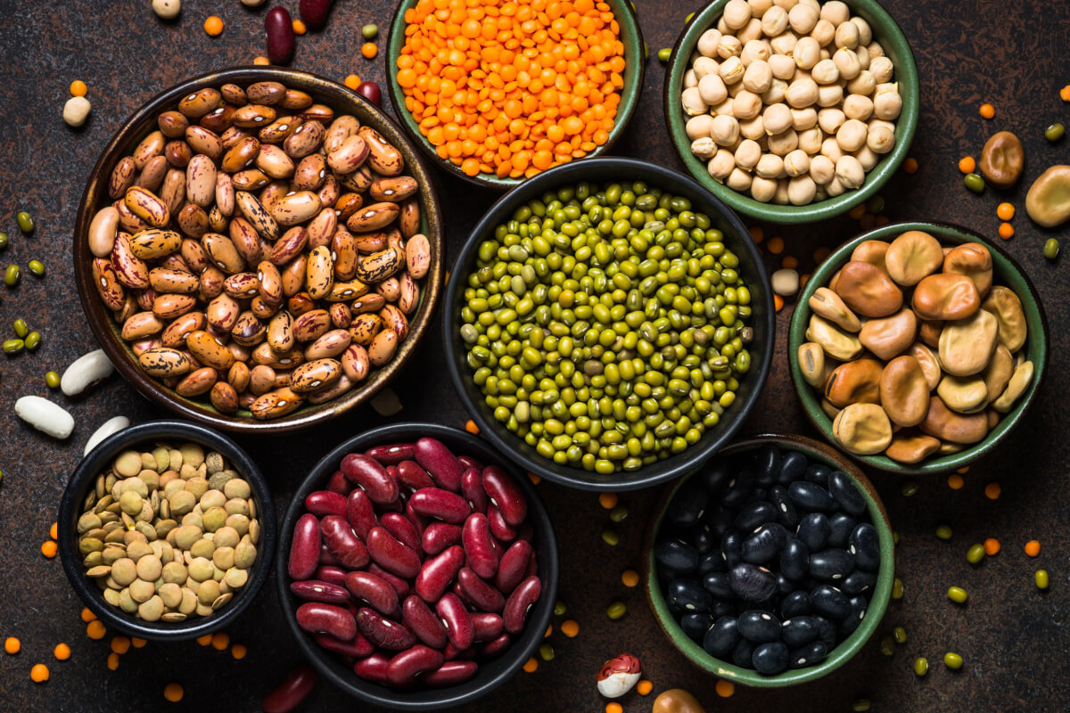 As leguminosas oferecem uma variedade de benefícios para a saúde, desde a alta qualidade nutricional até a versatilidade culinária (Imagem: nadianb | Shutterstock)