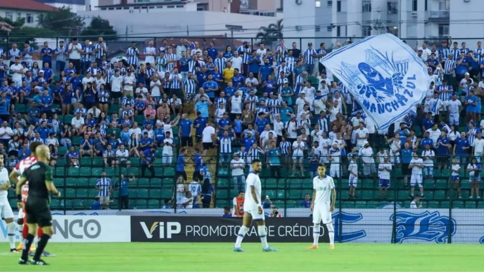 Torcedores do Avaí no estádio Orlando Scarpelli, que será palco do clássico neste sábado (Foto: Fabiano Rateke, Avaí)