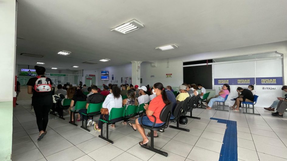 "Explosão" de casos de dengue lota UPAs de Itajaí e motiva reforço em equipes