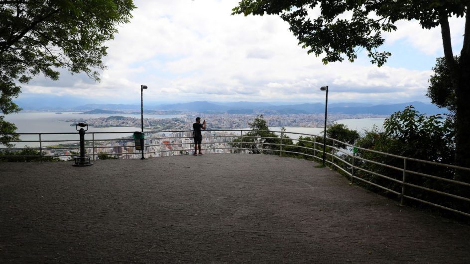 Vista Panorâmica do Mirante do Morro da Cruz, no centro de Florianópolis (Foto: Lucas Amorelli, Diário Catarinense)