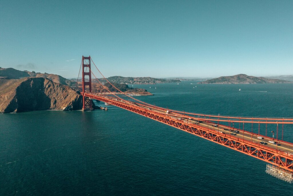 São Francisco é um dos destinos mais emblemáticos da Califórnia (Imagem: wirestock | Feepik)