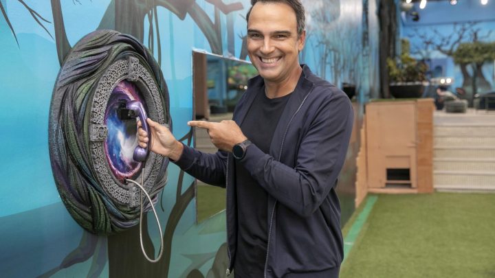 Brother é o primeiro "trolado" pelo Big Fone e faz mistério no BBB 24