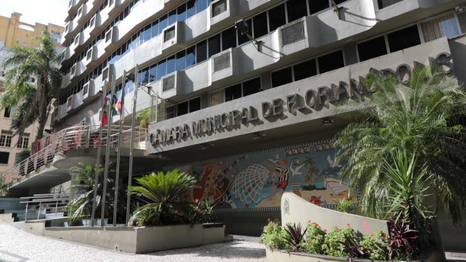 Vereadores votam projeto de internação involuntária de população de rua de Florianópolis pela 2ª vez