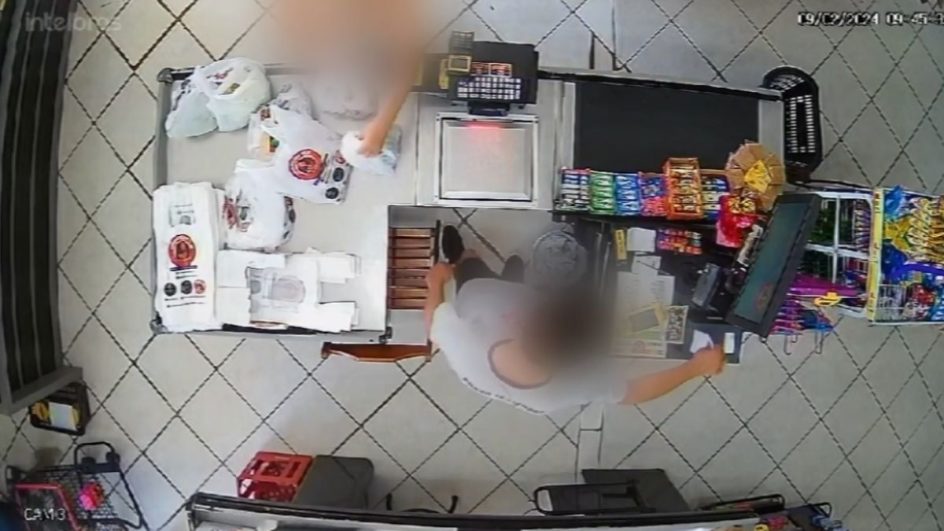 VÍDEO: Câmera flagra casal de idosos fazendo compras com cartões furtados em SC