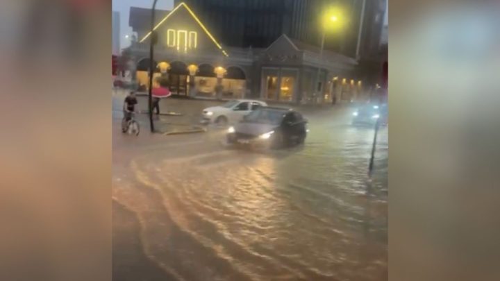 VÍDEO: Temporal deixa diversas ruas de Joinville alagadas nesta quinta-feira