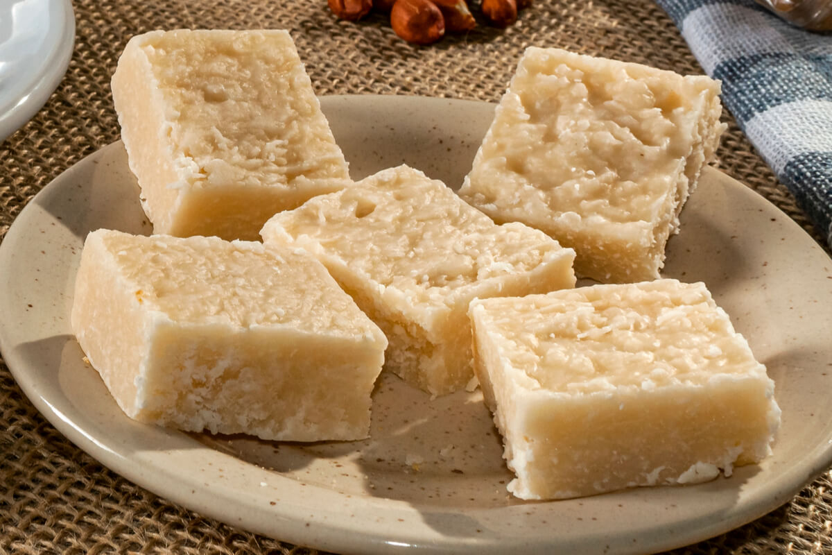 Cocada de leite em pó (Imagem: Anderson Nascimento | Shutterstock)