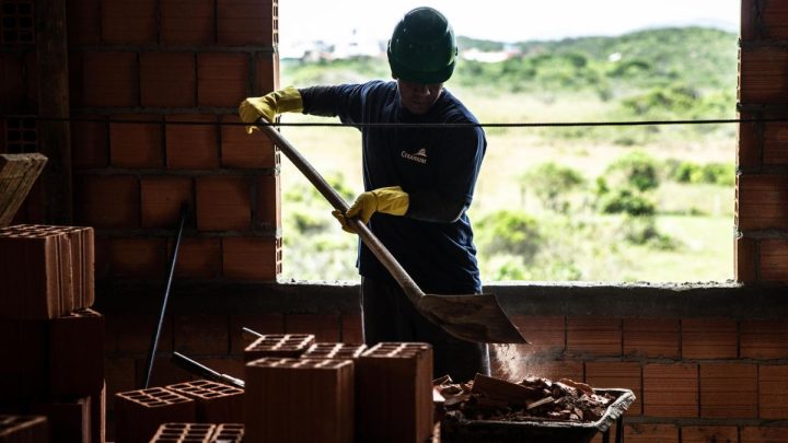 coluna-dagmara-spautz-construcao-civil
