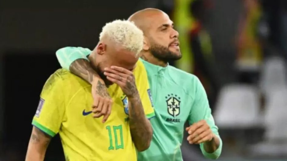 Neymar e Daniel Alves já jogaram juntos na seleção brasileira e pelo Barcelona (Foto: Lucas Figueiredo, CBF, Divulgação)