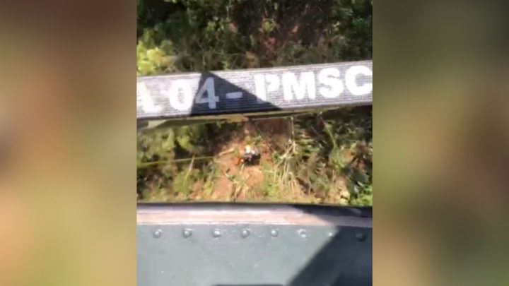 VÍDEO: Homem é resgatado de helicóptero após ficar três dias desaparecido e sem comer em SC