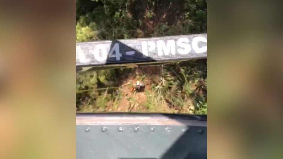 VÍDEO: Homem é resgatado de helicóptero após ficar três dias desaparecido e sem comer em SC