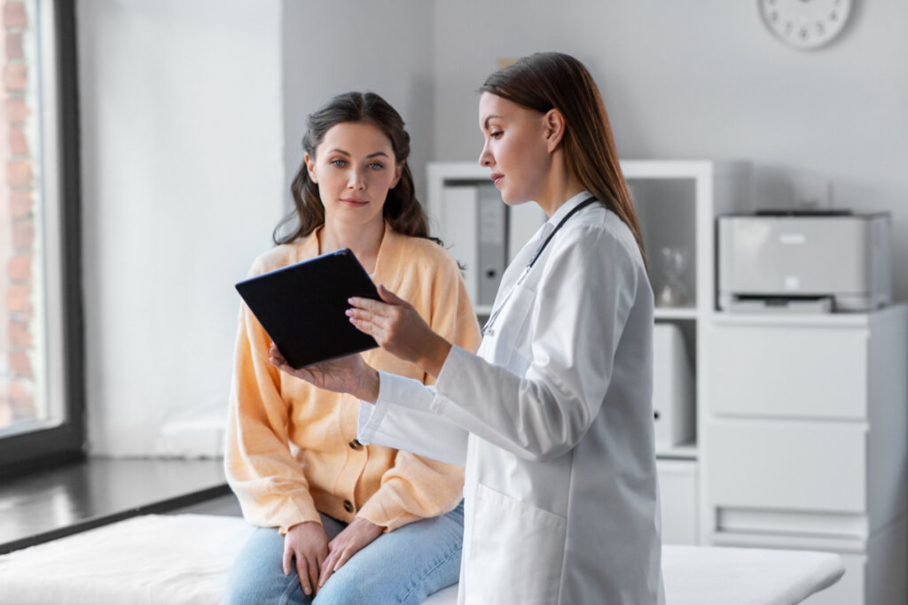Avaliação médica é indispensável para evitar complicações (Imagem: Ground Picture | Shutterstock)