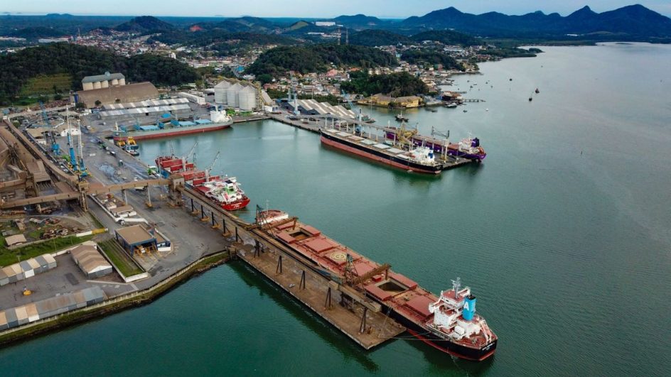 Porto de SC sobe duas posições e se torna o sétimo maior do Brasil