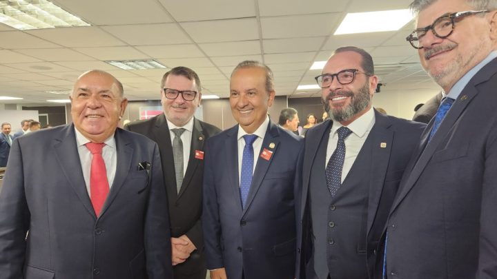 Posse de Fernando Comin