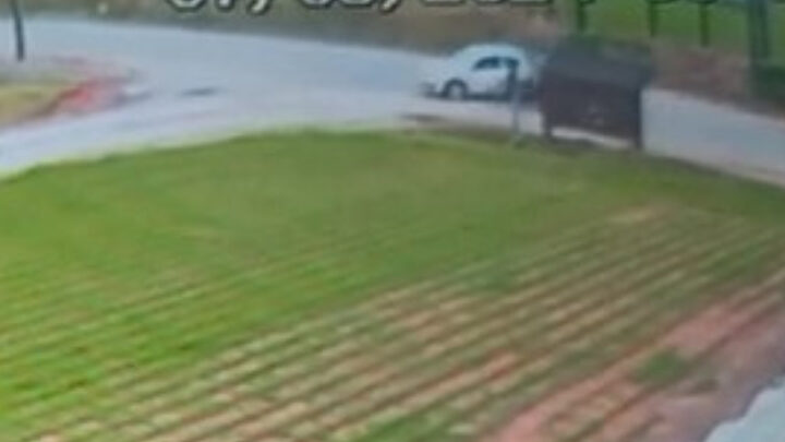 VÍDEO: Motociclista morre e caroneira fica ferida em grave acidente na SC-407