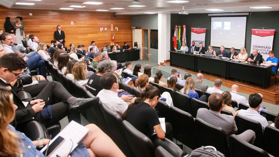 Audiência pública na quinta-feira (21) na Alesc discutiu possíveis mudanças no Universidade Gratuita