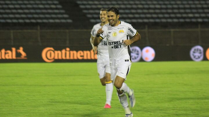 Brasiliense x Criciúma (Foto: Celso da Luz, Criciúma)