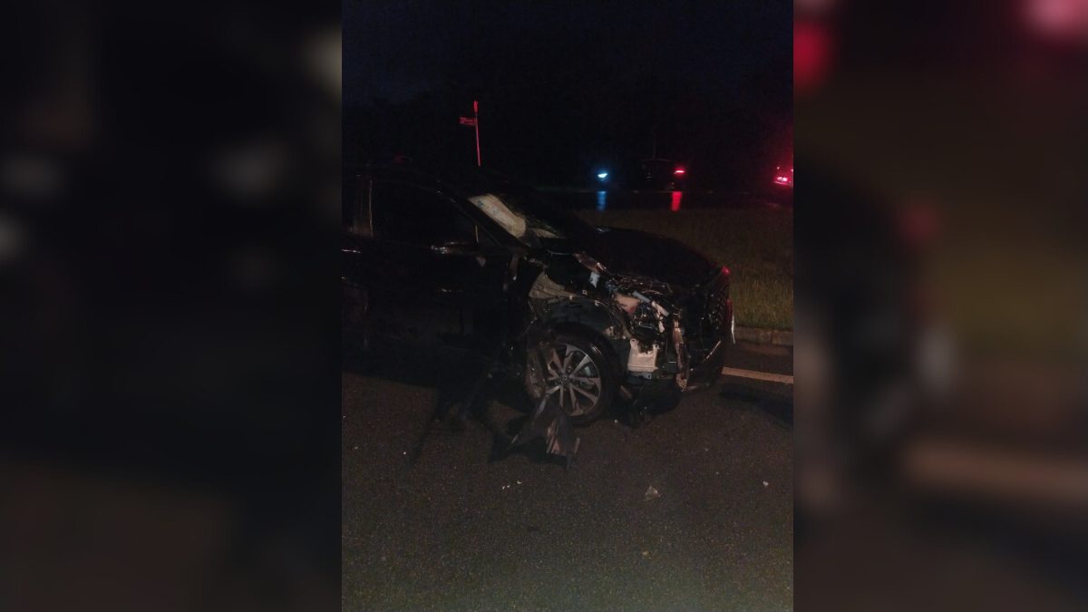 Colisão entre carro e moto deixa motorista em estado grave em Florianópolis