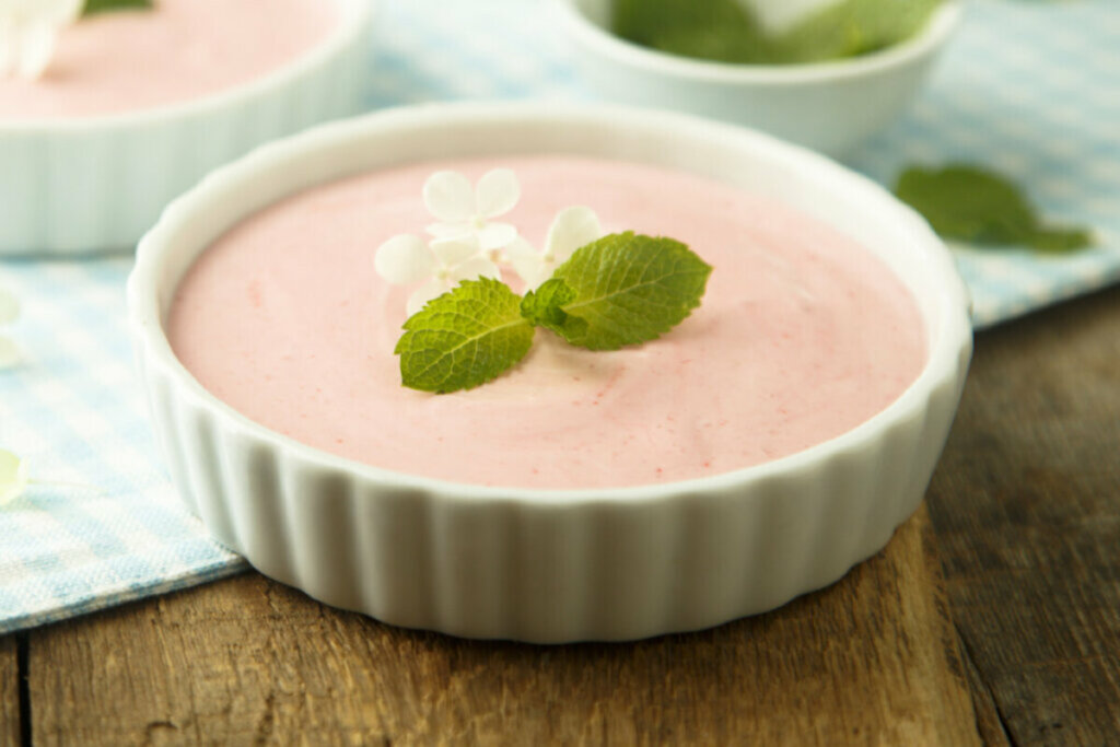Creme de casca e semente de goiaba (Imagem: MariaKovaleva | Shutterstock)