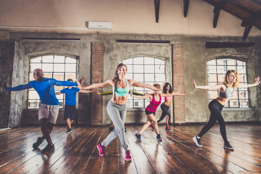 A dança ajuda na construção da autoconfiança e autoestima (Imagem: Shutterstock)