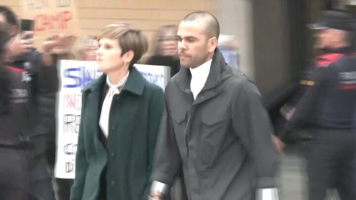 Daniel Alves é solto