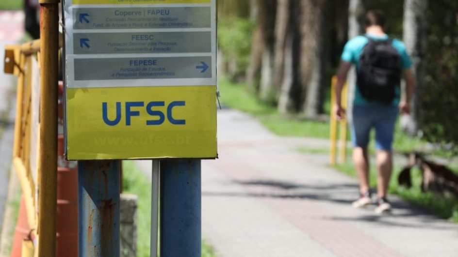 Greve dos servidores da UFSC completa uma semana com serviços paralisados